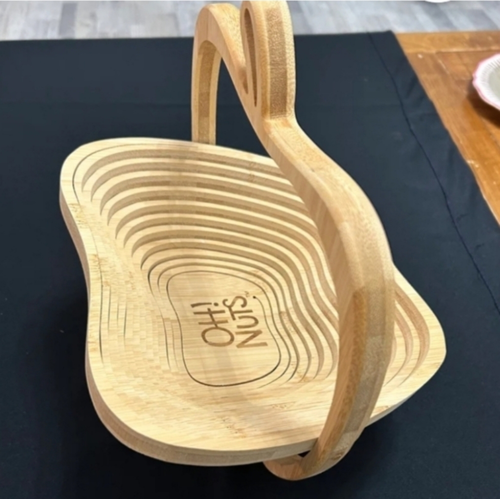 Apple Shaped Wooden Fruit Basket Collapsible Cutting Board Farmhouse Decor New